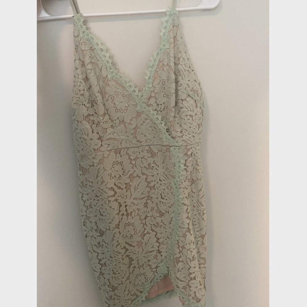 Min Green Lace Cocktail Dress